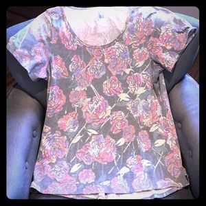 Lularoe Classic t. BNWOT. Size L. Worn ONCE.